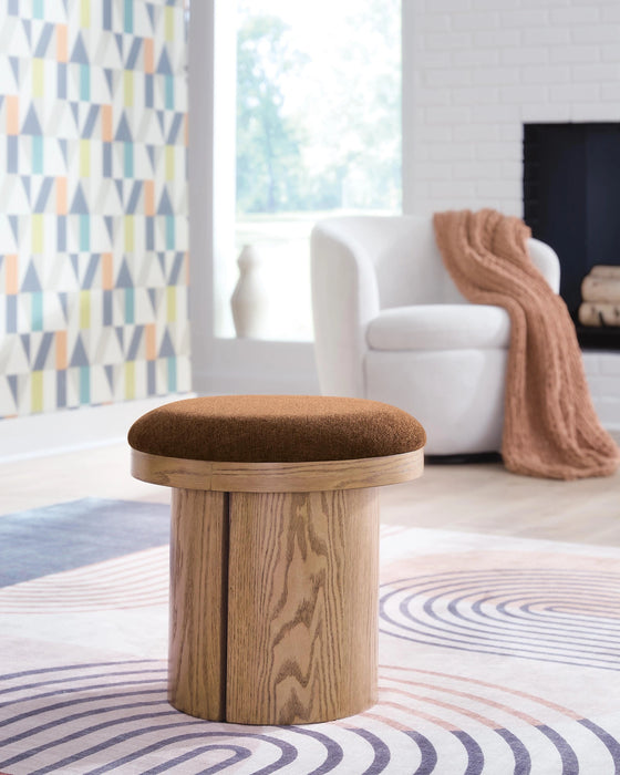 Lewisen Stool
