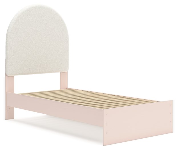 Wistenpine Upholstered Bed with Storage